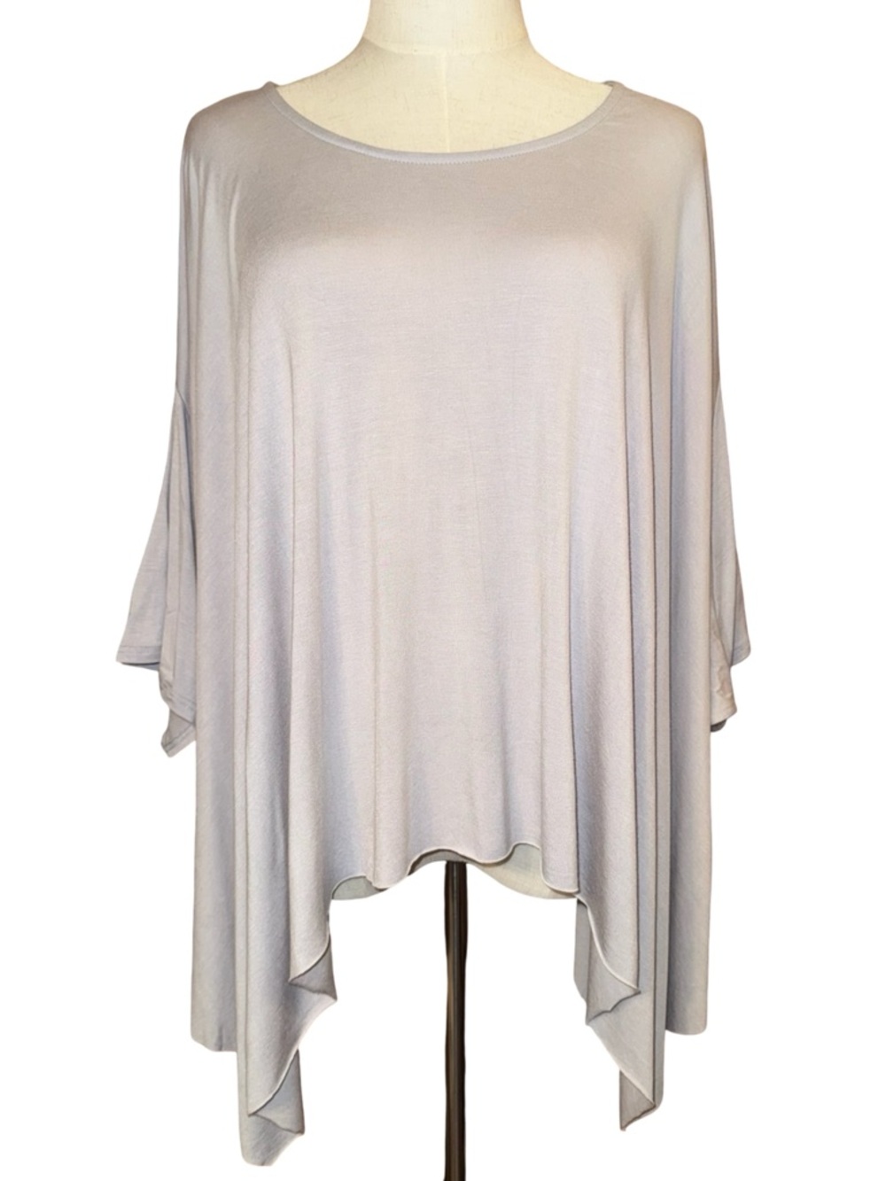 NWOT Spring Haze Gray Flowy Top Size M/L